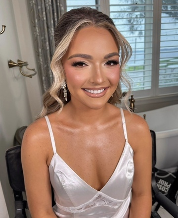 example of Makeup By Mariah's work'