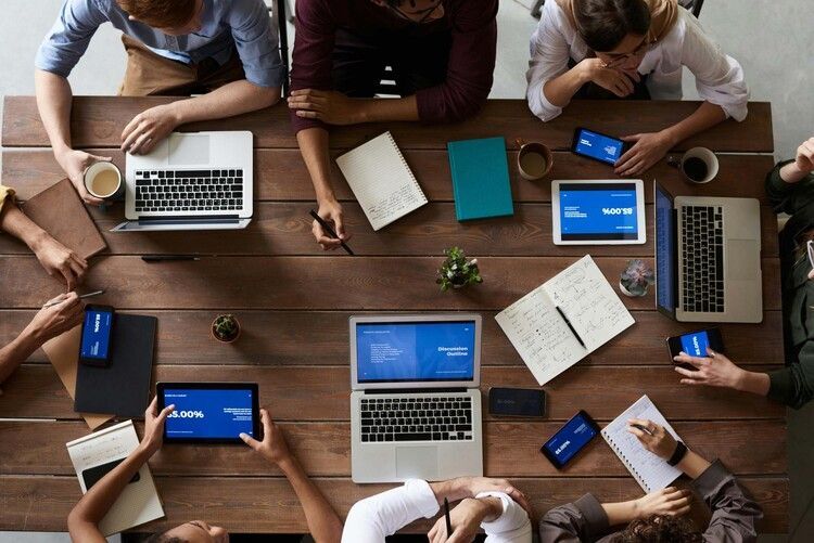 Hiring_vs_Outsourcing